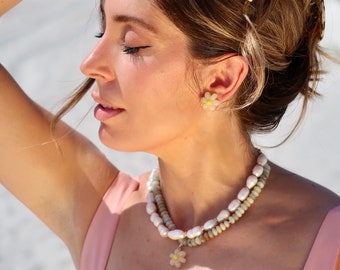 Pearl Shell Necklace, Freshwater Pearl Choker, Seashell Necklace, Chunky Pearl Necklace, Summer Jewelry