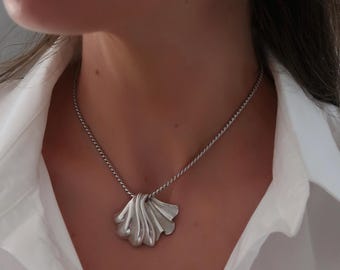 1980s Vintage Silver Shell Necklace, Vintage Shell Necklace, Silver Shell Necklace, Vintage Silver Necklace, Summer Jewelry, Summer Necklace