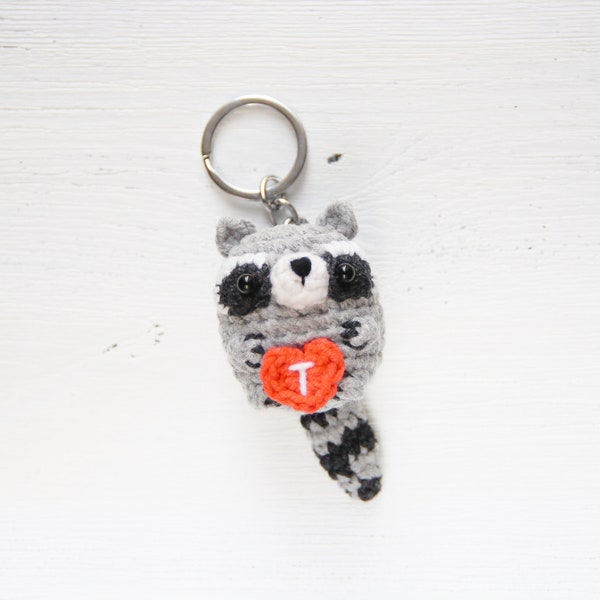 Llavero personalizado de mapache tejido a crochet