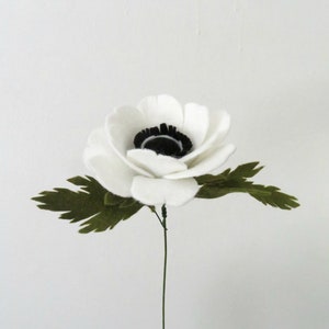 Wool blend felt anemone, Rustic bridal shower favors, 2nd anniversary gift for her, Artificial wedding flowers, Rustic home décor