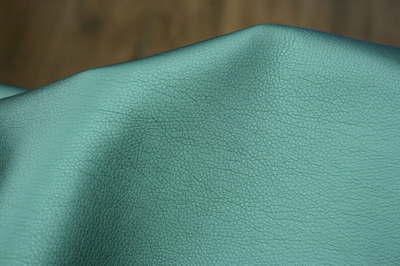 Imitation leather // Metallic // Petrol green image 2