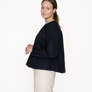Sömnadsmönster // Monteringsbandet // Böljande blus XS-L eller XL-3XL