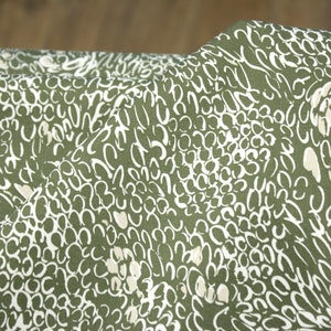 Cotton fabric with elastane // squiggles image 1