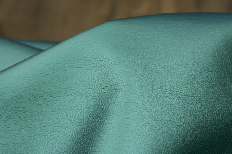 Imitation leather // Metallic // Petrol green image 4