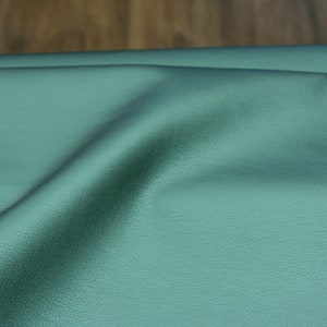 Imitation leather // Metallic // Petrol green image 3