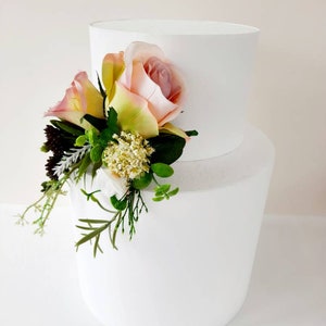 Dusky rose & succulent cake spray