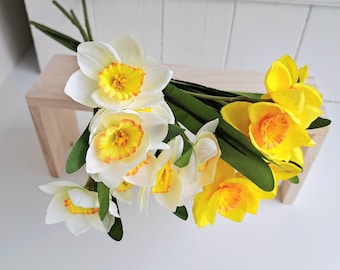 Bunch of faux Spring  Daffodils