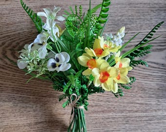 Mini bunch of Spring faux flowers