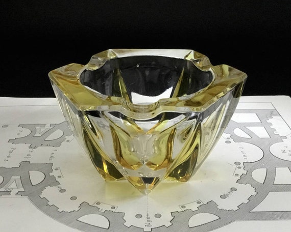 Glass Ashtray Faceted Cut, Vintage Glass Ashtray Hexagonal Bowl , Molded  Yellow Ashtray Glass, Heavy Molded Star Glass Bowl, Collector Gift 