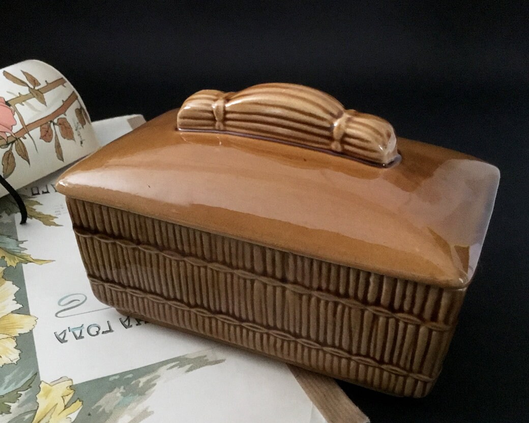 Boîte Vintage en Faïence de St Clément Des Années 1960, Blanche Letalle Céramique, Bonbonnière Vide