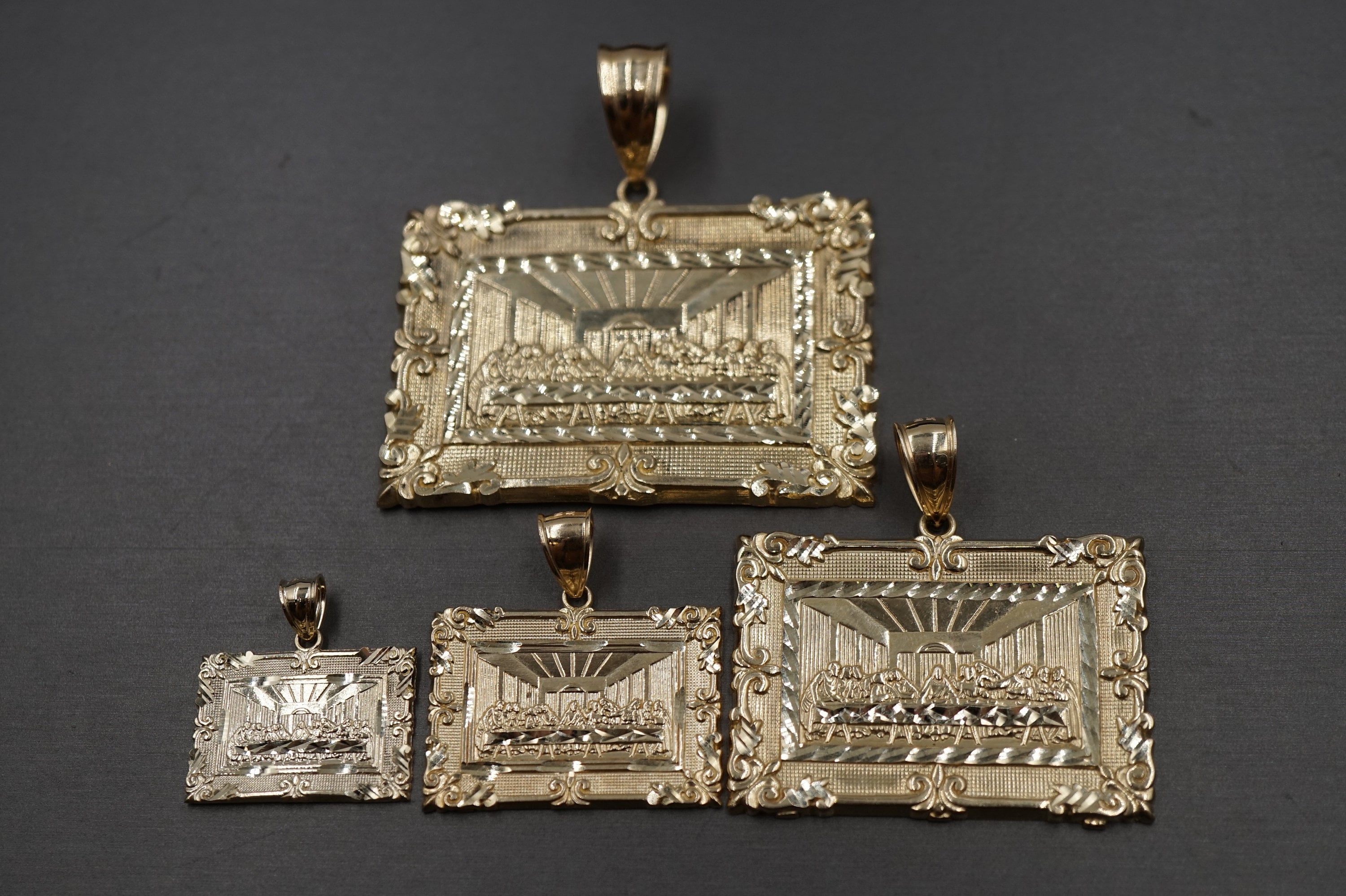 10K Yellow Gold Last Supper Charm Pendant - Diamond Cut Picture