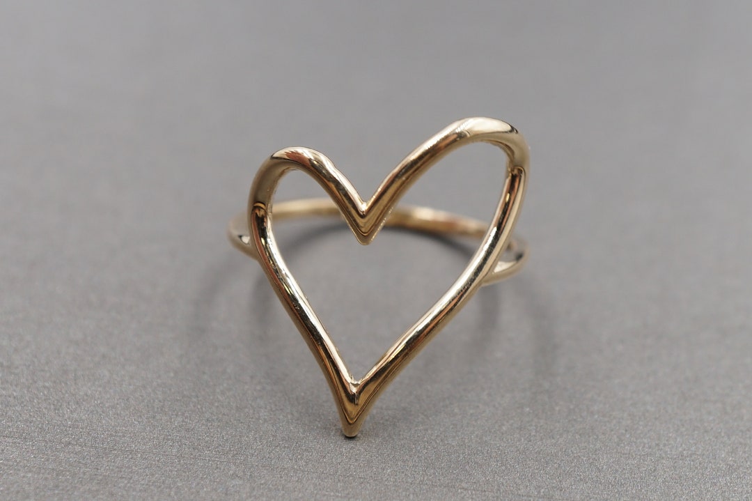 10K Solid Yellow Gold 0.7 Curved Open Heart Band Ring. - Etsy