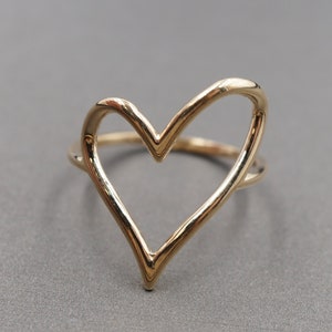 10K Solid Yellow Gold  0.7" Curved Open Heart Band Ring.