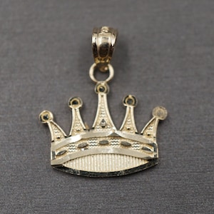 10K Solid Yellow Gold 0.7&quot; Diamond Cut Small Crown Charm Pendant.