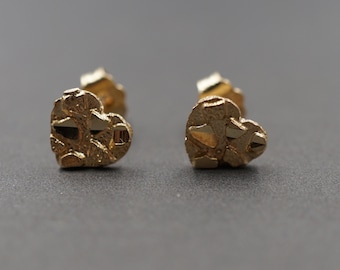10K Solid Yellow Gold 7MM Diamond Cut Heart Nugget Stud Earring.