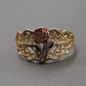 10K Solid Yellow Gold Multi Tone Diamond Cut Rose Filigree Flower Band Ring.