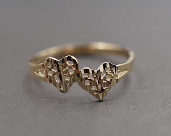 10K Solid Yellow Gold 6MM Diamond Cut Double Heart Band Ring.