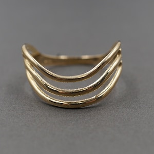 10K Solid Yellow Gold Three Line Wavy Waved Band Ring.