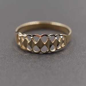 10K Solid Yellow Gold 6MM Diamond Cut Stackable Band Ring.