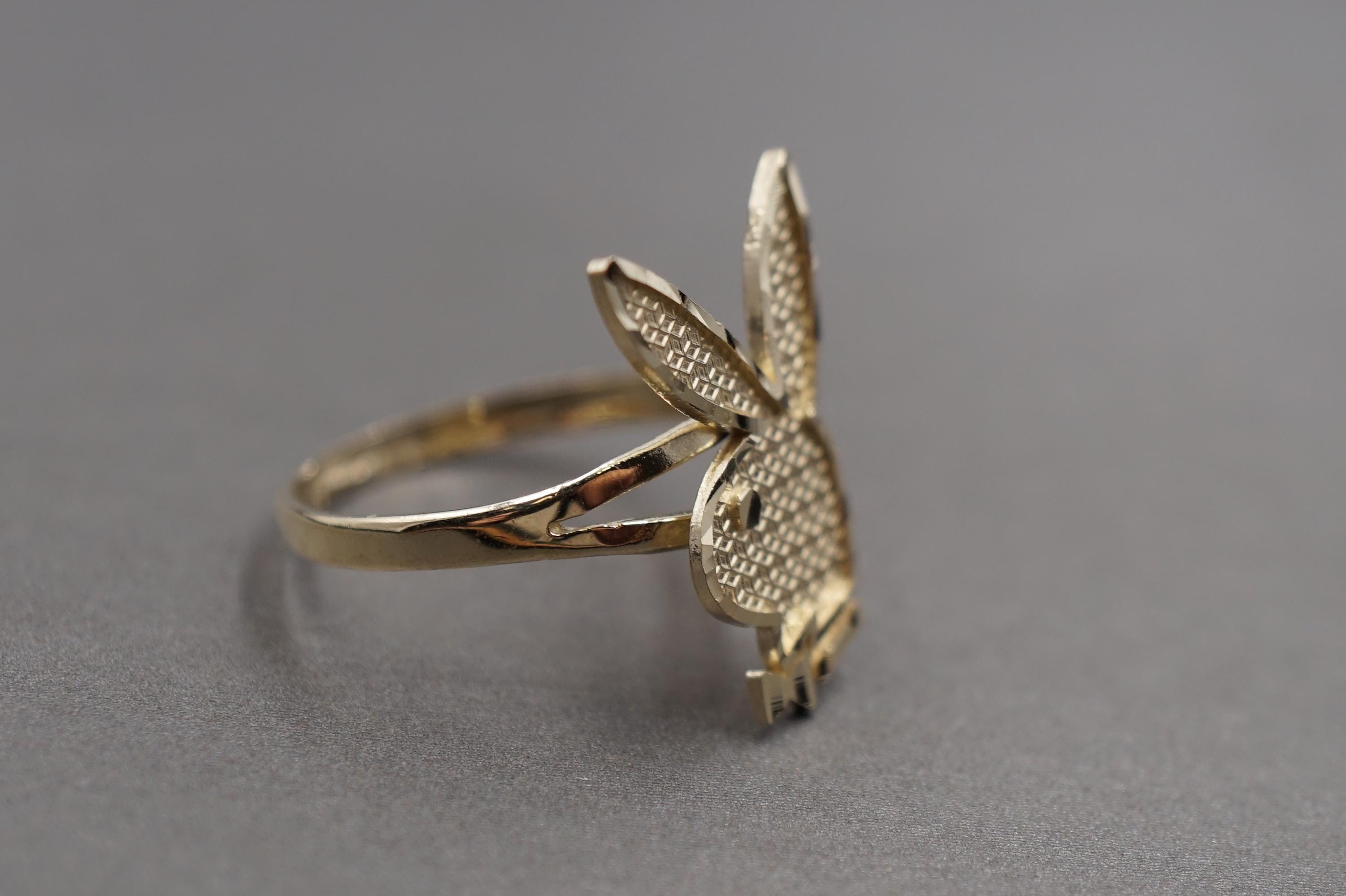 10K Solid Yellow Gold Diamond Cut Playboy Bunny Rabbit Band Ring
