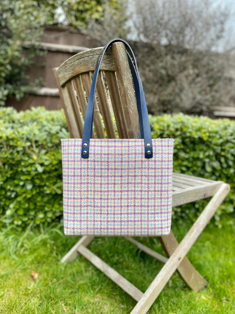 Peach, Purple and Blue Harris Tweed Tote Bag. afbeelding 2