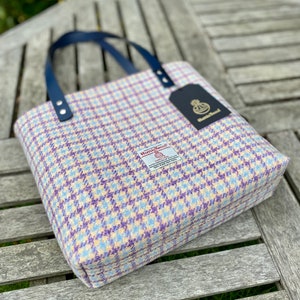 Peach, Purple and Blue Harris Tweed Tote Bag. afbeelding 4