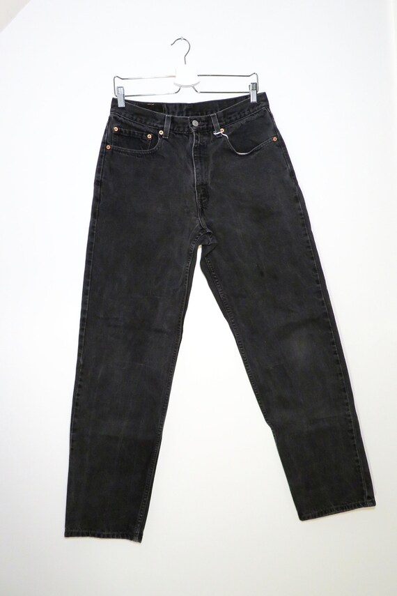 black vintage levis mom jeans