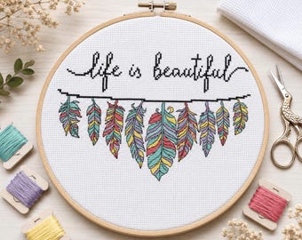 Kruissteekpatroon Life is Beautiful | Boho veren citaat | Pdf direct downloaden
