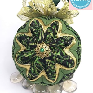 TUTORIAL pdf file, flower design ball pattern, no sew quilted ornament, step by step instructions,  christmas decor, DIY quilted ornament