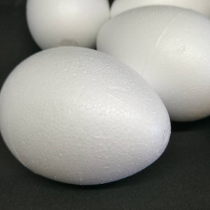Mini huevos de poliestireno de 3" en juegos de 6 o juegos de 12, huevos pequeños de poliestireno marcados, huevos de poliestireno premarcados de 8 cm (3 pulgadas), huevos de espuma