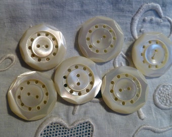 Antique buttons MOP 6 boutons anciens nacre ciselée 22 mm