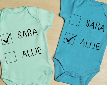 Personligt namn Tvilling, Trilling, Bockmärke Baby Onesie Design, SVG, PNG-filer, Söt Tvilling, Trilling, Syskon Design, Baby Onesie Cut-filer