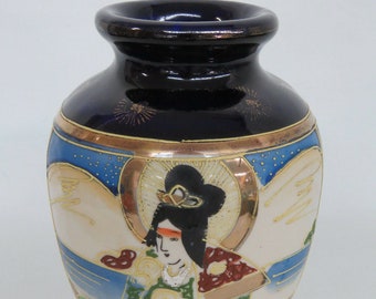 Moriage Nippon Satsuma Style Hand Painted Porcelain Japanese Urn Vase 435B