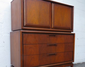 United Mid Century Modern Tall Chest of Drawers 5398 SHIPPING NOT INCLUDED Please ask for shipping quote