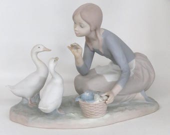 Lladro Feeding the Pigeons #5428 Matte Finish - Etsy