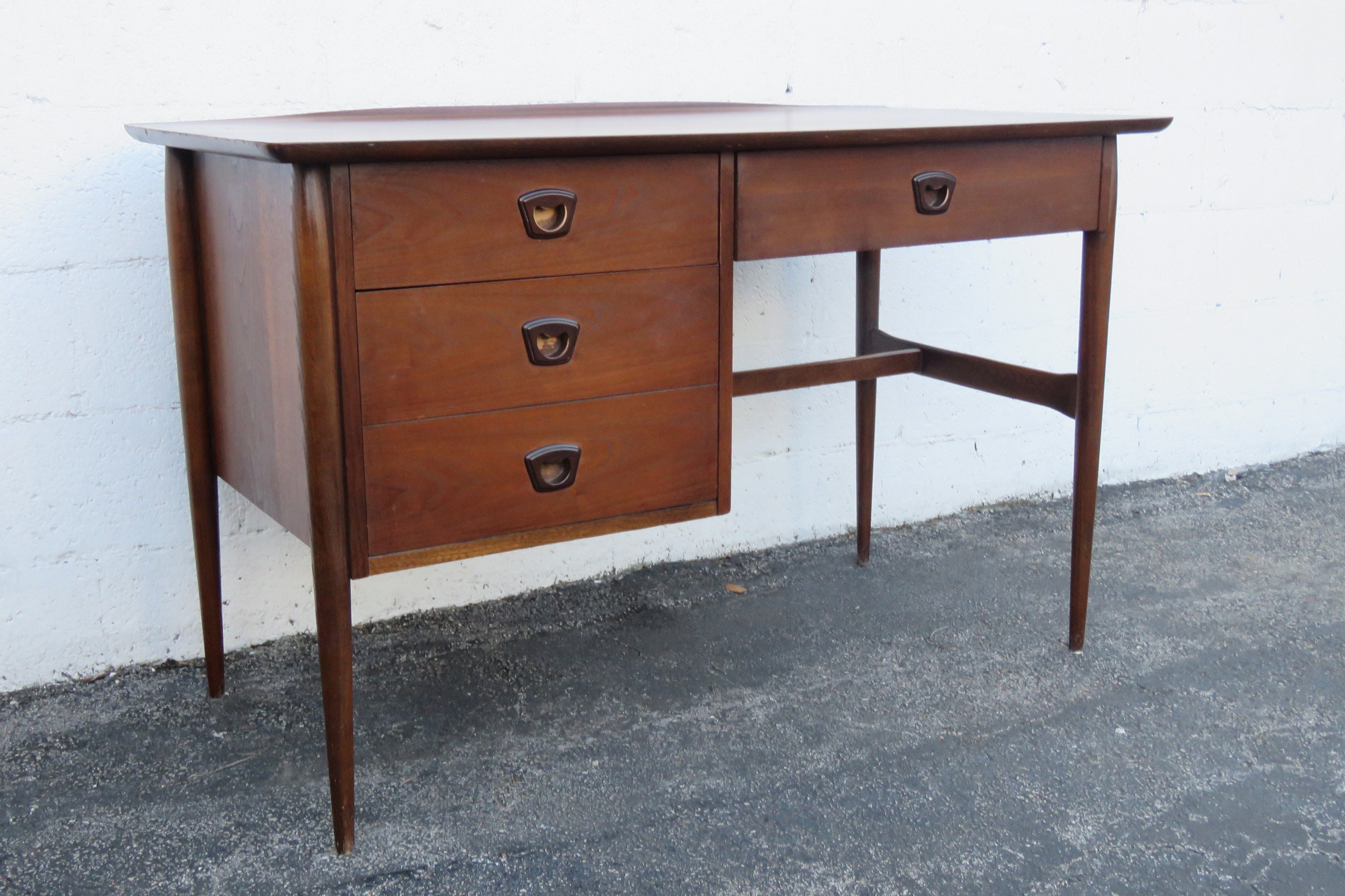Bassett Mid Century Modern Writing Computer Office Desk 3925