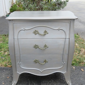 French Painted Silver Gray Nightstand End Side Table 2018 SHIPPING NOT INCLUDED Please ask for shipping quote