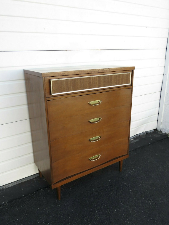 Mid Century Modern Chest of Drawers by Bassett Furniture 9525