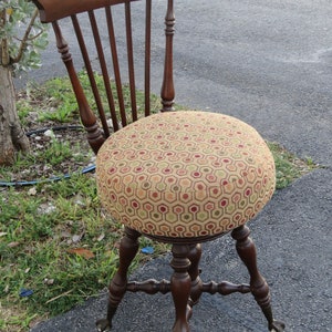 Early 1900s Claw Feet Piano Stool Chair 2061 SHIPPING NOT INCLUDED Please ask for shipping quote