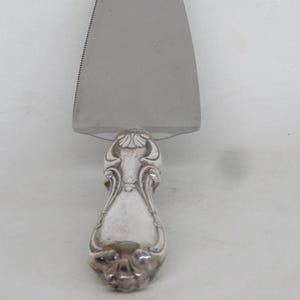 Pie Cake Server Stainless Steel Blade with Sterling Sea Shell Motif Handle 5006B