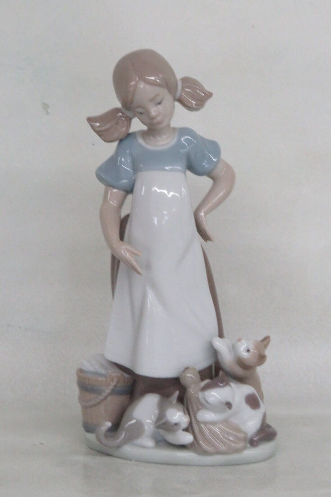 Lladro Spain 5232 Playful Kittens Girl With Cats Porcelain