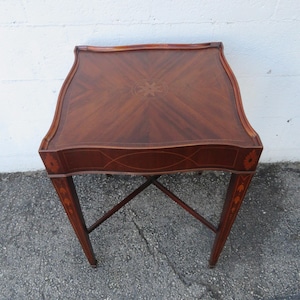 Early 1900s Inlay Mahogany Side End Table 5986 SHIPPING NOT INCLUDED Please ask for shipping quote