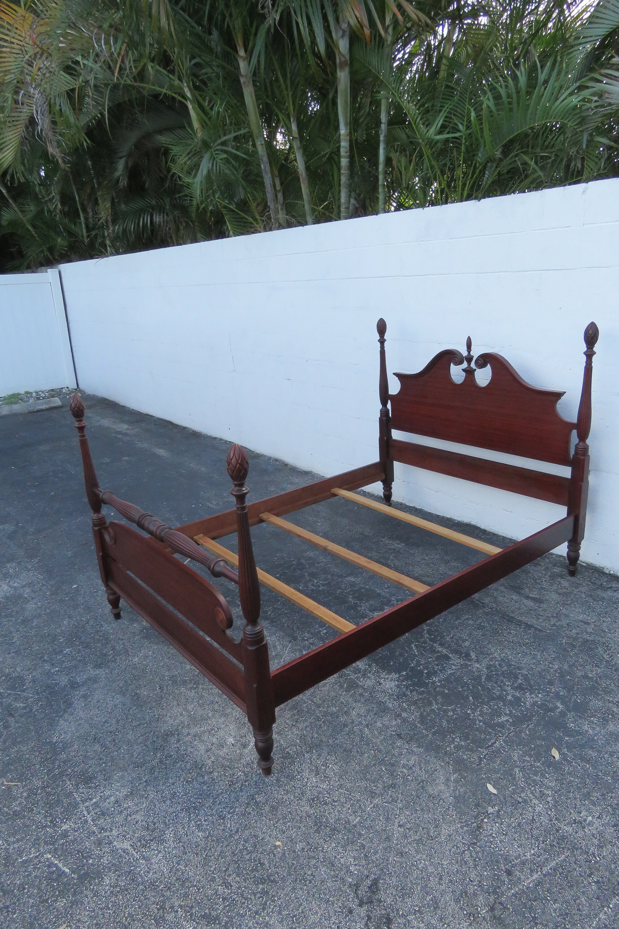 1940s Mahogany Full Size Poster Pineapple Finial Bed 3797 SHIPPING