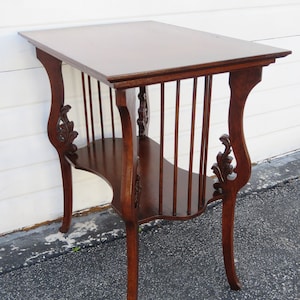 Early 1900s Victorian Oak Carved Side End Table 2042 SHIPPING NOT INCLUDED Please ask for shipping quote