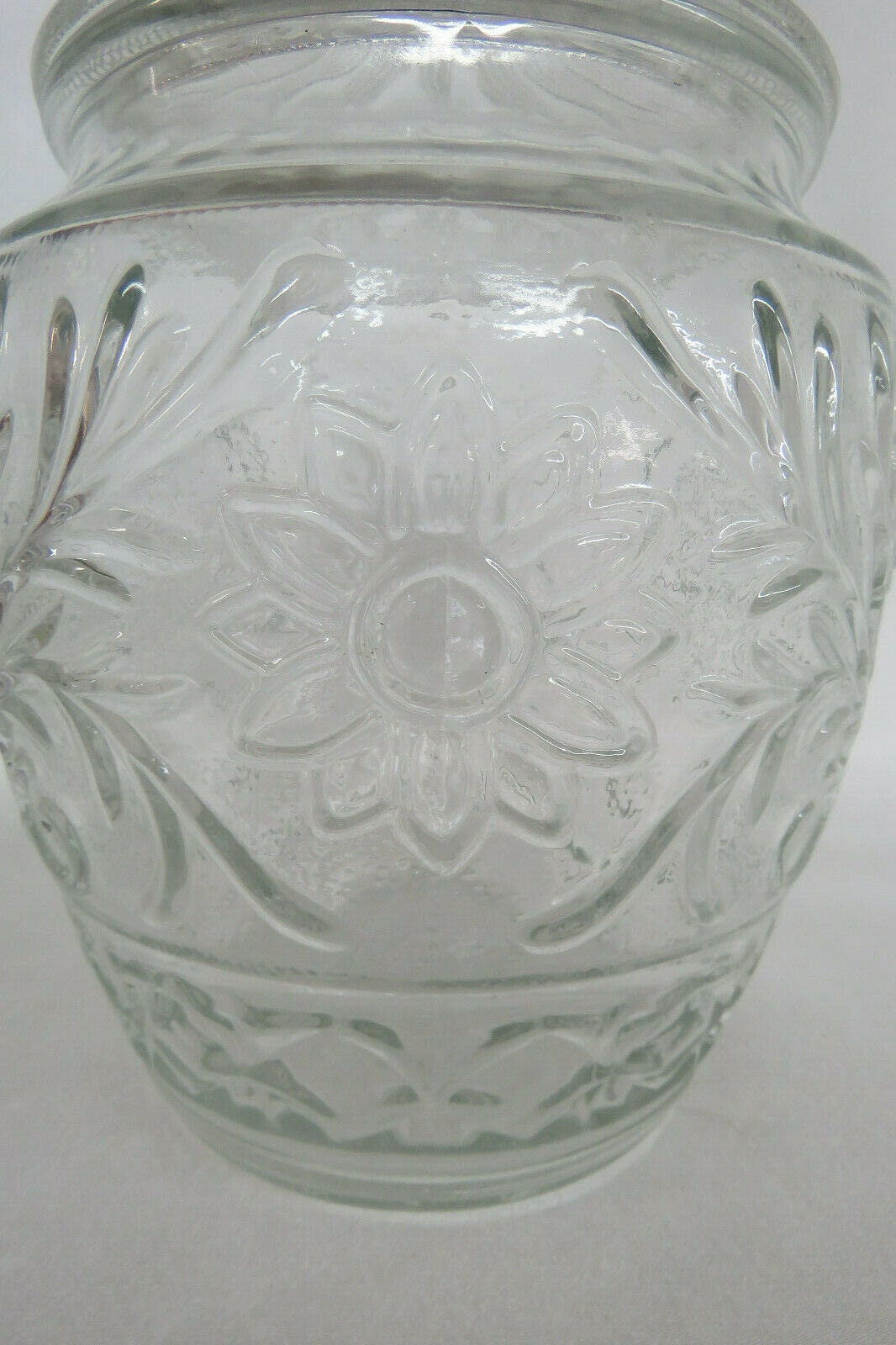 Vintage ANCHOR HOCKING Sandwich Glass CLEAR Embossed COOKIE JAR with LID 🌹