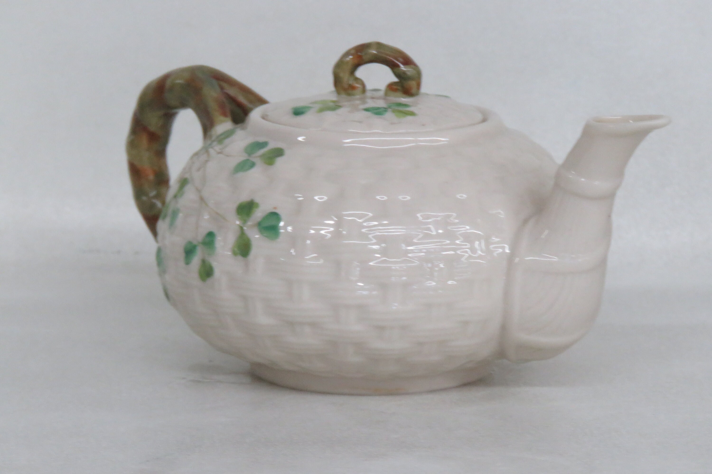 Belleek Ireland Harp Shamrock Teapot Pot With Lid - GreenMark