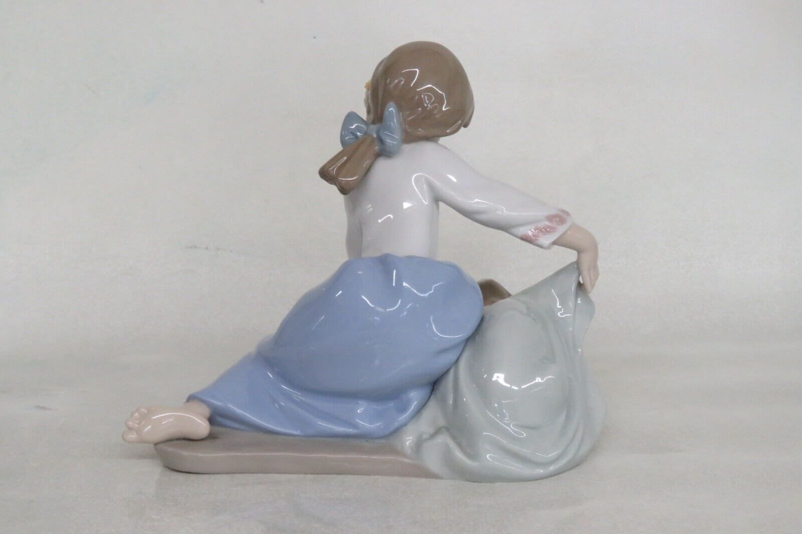 Lladro Spain 5688 Dogs Best Friend Girl and Dog Porcelain Figurine