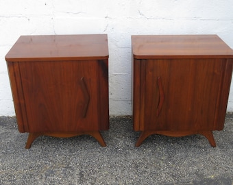 Young Manufacturing Mid Century Nightstands Side End  Bedside Tables a Pair 5387 SHIPPING NOT INCLUDED Please ask for shipping quote