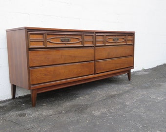 Mid Century Modern Dresser Sideboard Tv Media Console by Bassett 2635 SHIPPING NOT INCLUDED Please ask for shipping quote