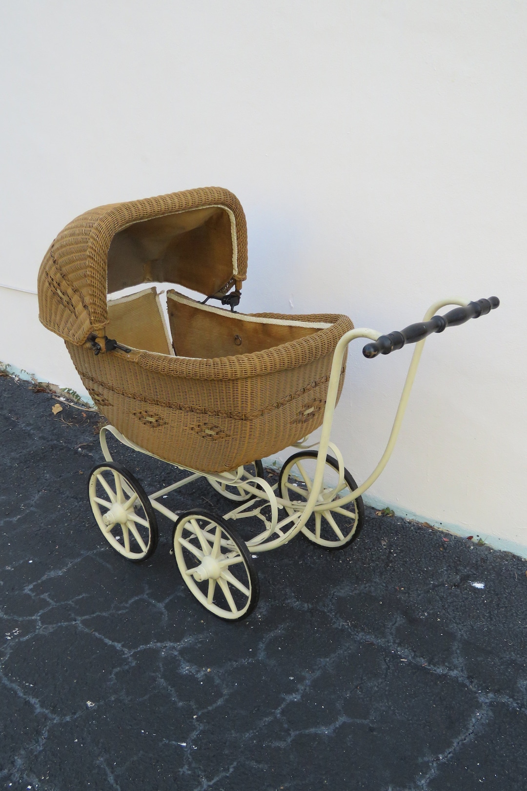 Wicker baby doll carriage discount